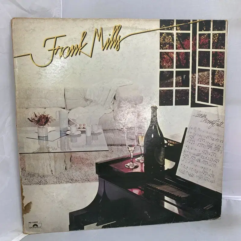 FRANK MILLS  LP / AA4522